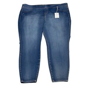 TORRID Jeans NWT Jeggings Lean Jean Distressed Denim Size 4X 26